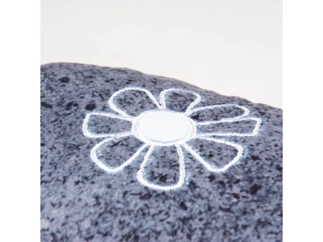 ECO Blossom kicking pillow & catnip 20x11,5x5cm grey Pets Qatar