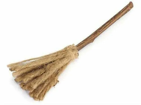 MATATABI stick with jute broom Pets Qatar